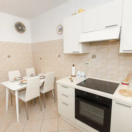 Cozy Mit Babybett, Privater Terrasse, Privatparkplatz, Wifi Apartamento