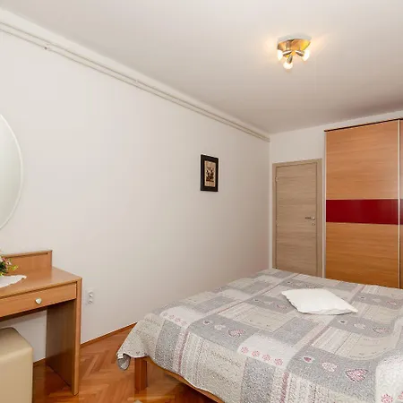 Cozy Mit Babybett, Privater Terrasse, Privatparkplatz, Wifi Apartamento *