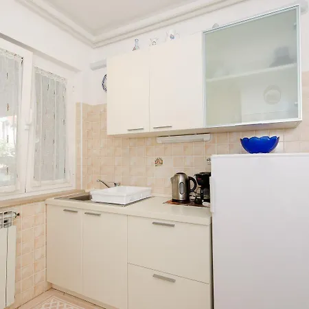 Cozy Mit Babybett, Privater Terrasse, Privatparkplatz, Wifi Rovinj