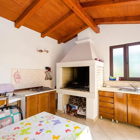 Apartamento Cozy Mit Babybett, Privater Terrasse, Privatparkplatz, Wifi *